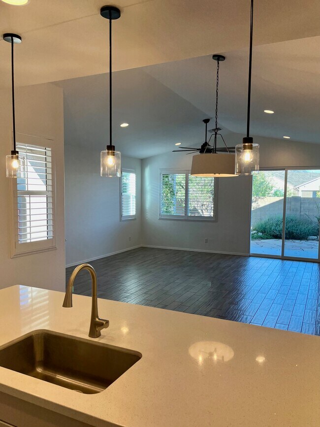 Building Photo - 6248 Barn Owl Ave