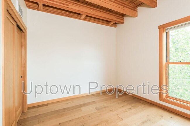Building Photo - 1515 N Rosa Parks Way