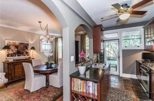 Building Photo - 3213 W Grace St