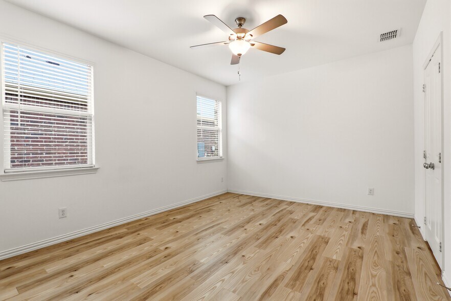 Building Photo - 5105 Greywing Dr