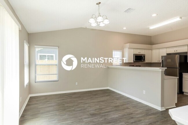 Building Photo - 3 Bedroom Pet-Friendly Home in Jacksonville, FL with Main Street Renewal