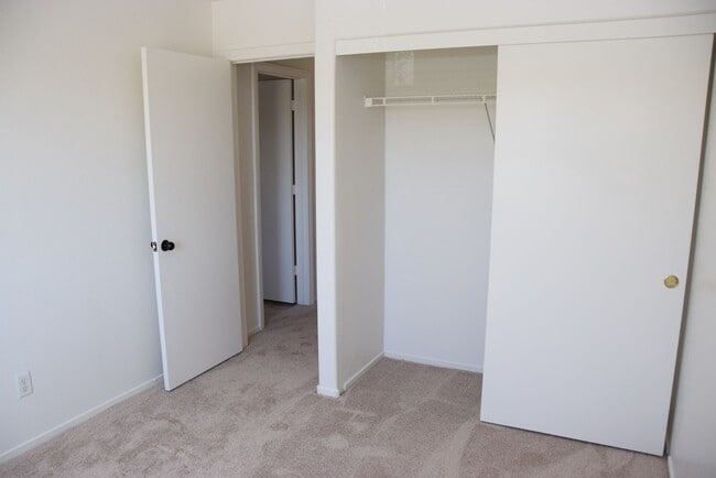 Building Photo - SPACIOUS AND ELEGANT TWO STORY HOME AT END...