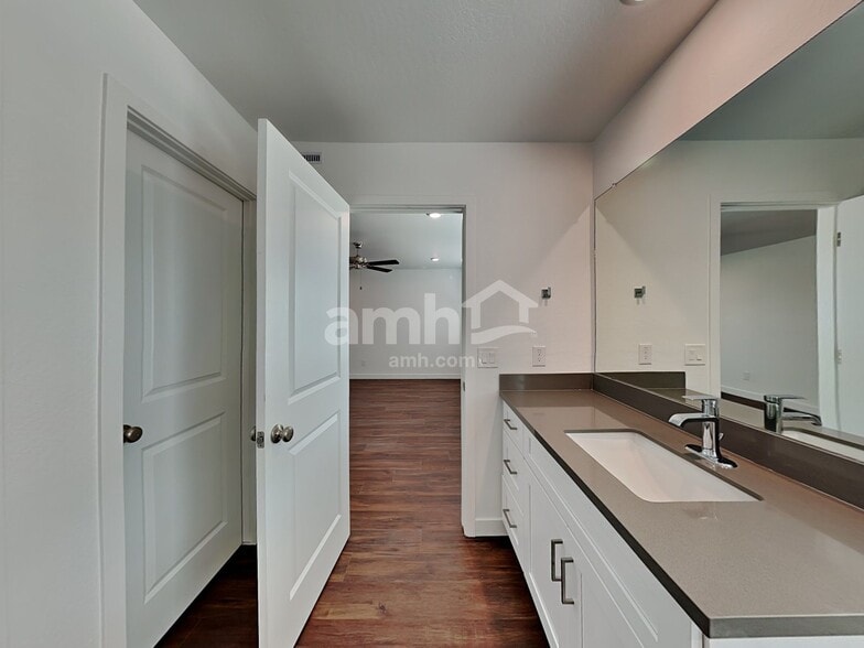 Building Photo - 9337 W Barcelona St