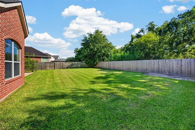 Building Photo - 8519 Babbling Brook Ct