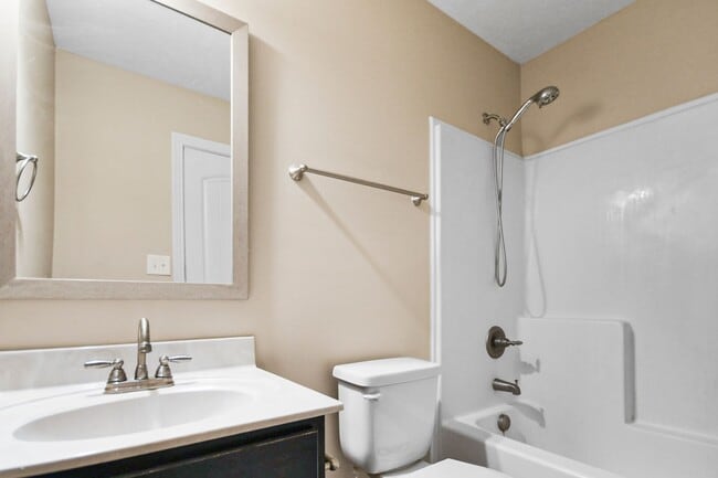 Building Photo - Pet Friendly Four Bedroom with Basement!