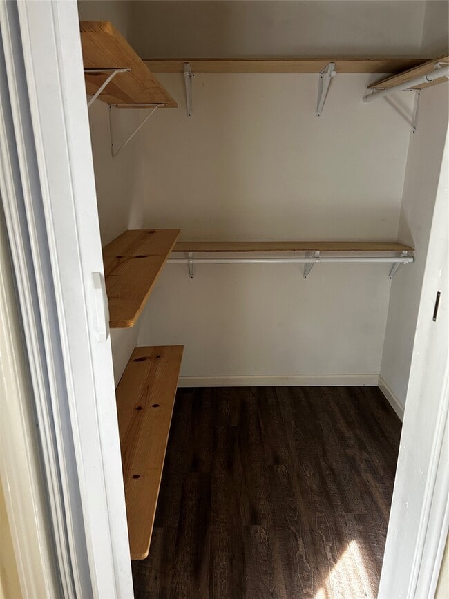 Building Photo - 17811 Bamwood Rd