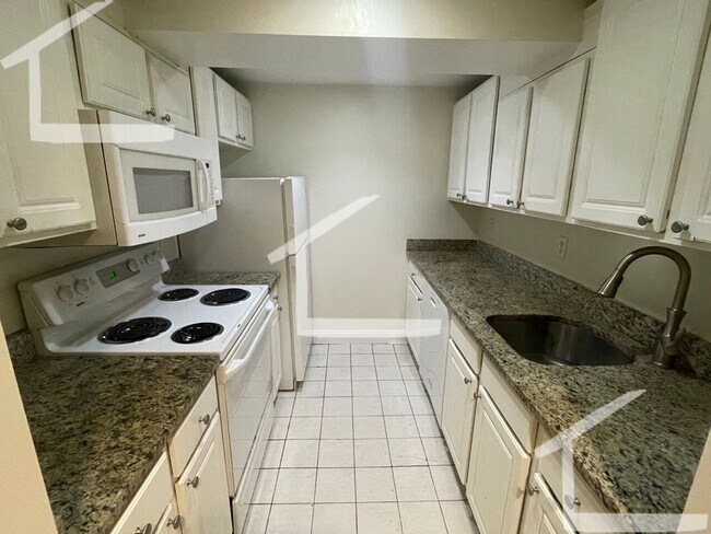 Primary Photo - Large 3 bed unit in Allston near the Green...