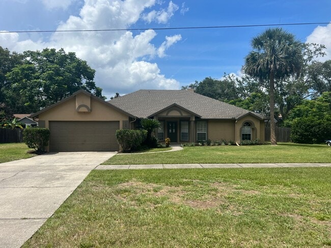 Primary Photo - Large 4/2 with 2 Car Garage & Huge Fenced ...