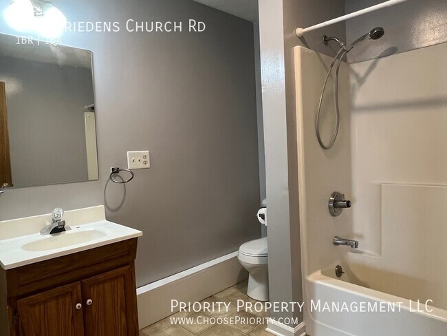 Building Photo - 1 Bedroom, 1 Bathroom Single Family Home, ...