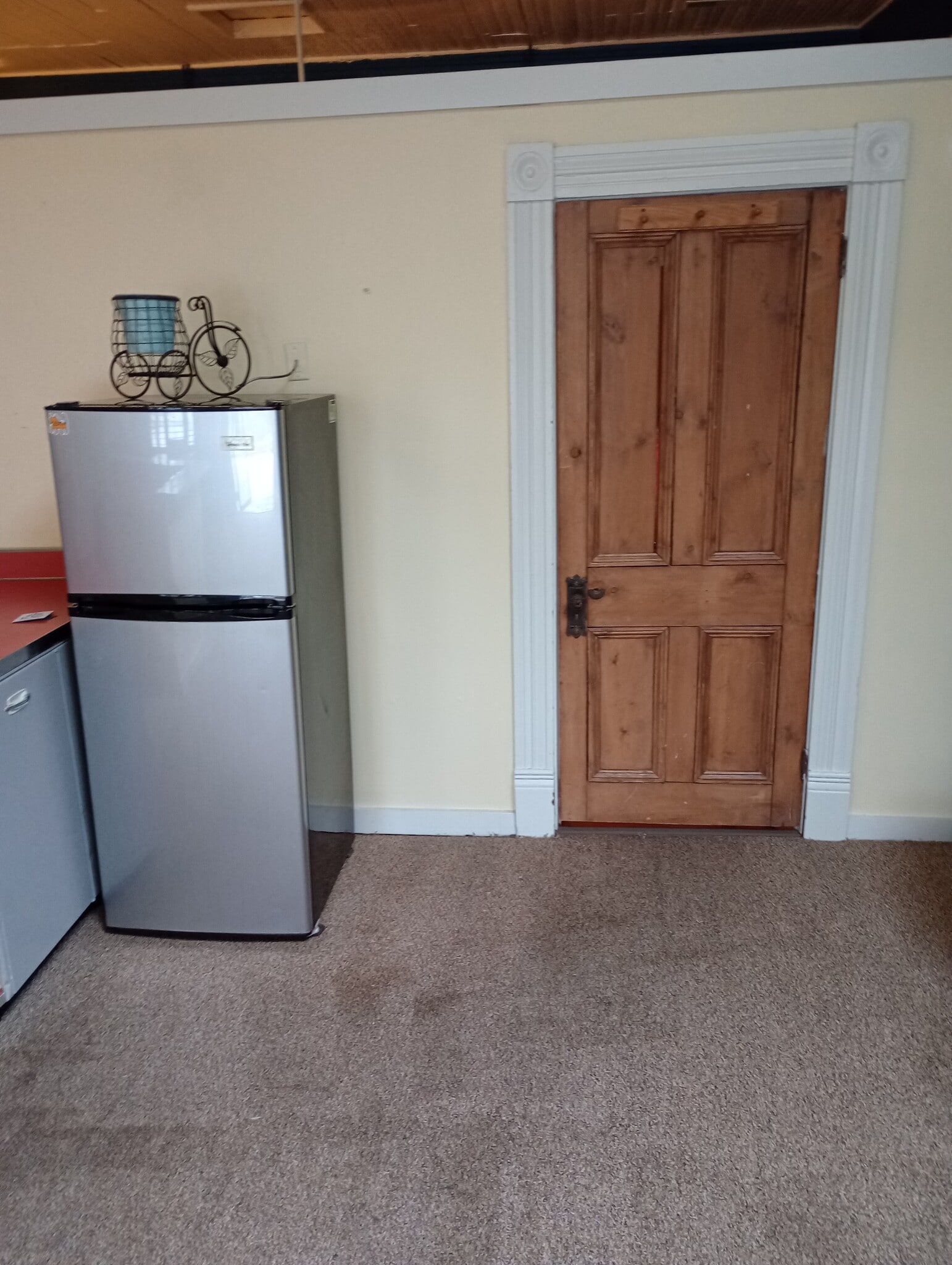 Building Photo - 610 S Cox St