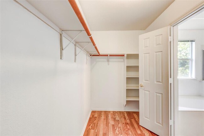 Building Photo - 1609 Anise Dr