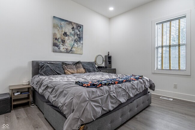 Building Photo - 1654 S Talbott St