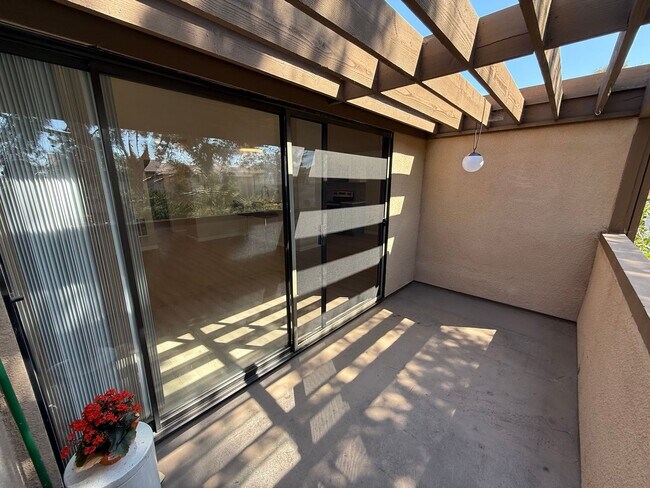 Building Photo - Beautifully upgraded 1 bed 1 bath with uti...