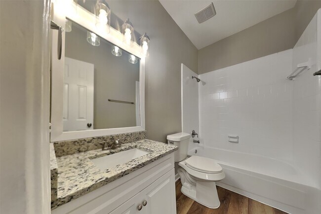 Building Photo - 14422 Bladenboro Dr