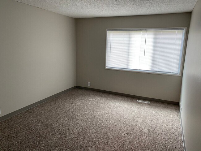 Building Photo - 2569 Nicholas Ct