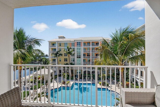 Building Photo - 806 E Windward Way