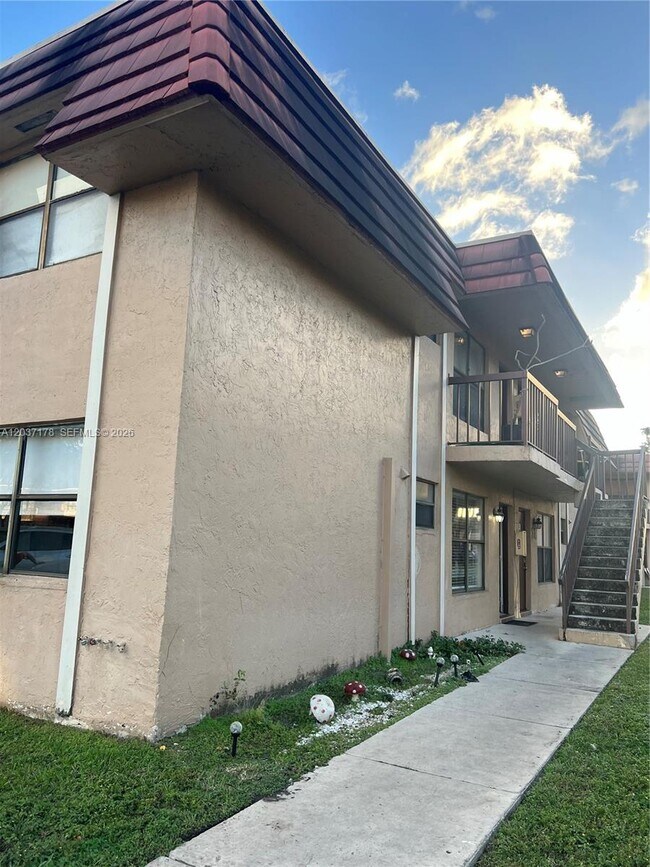 Building Photo - 14861 SW 104th St
