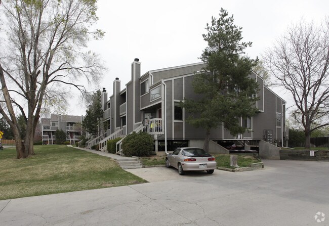 Building Photo - Valmont Square