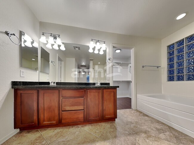 Building Photo - 4717 S Antonio