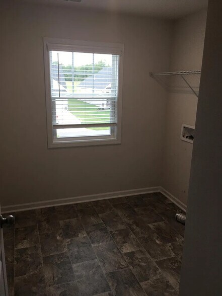 Building Photo - Room in Single Family Home on Dover Ct