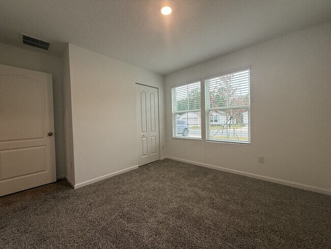 Building Photo - 350 Ardila Cir