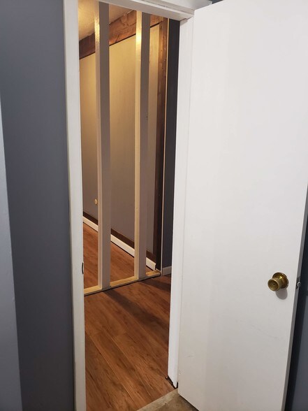 Building Photo - 120 S Graham St