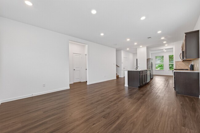 Building Photo - 16108 Dockside St