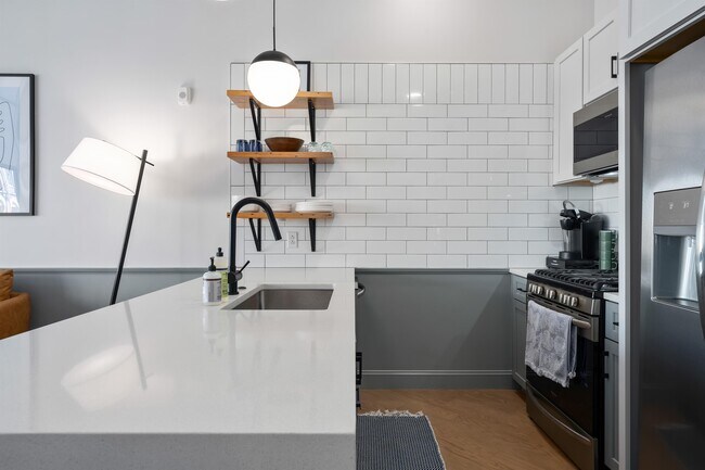 Building Photo - 2212 Morris Ave