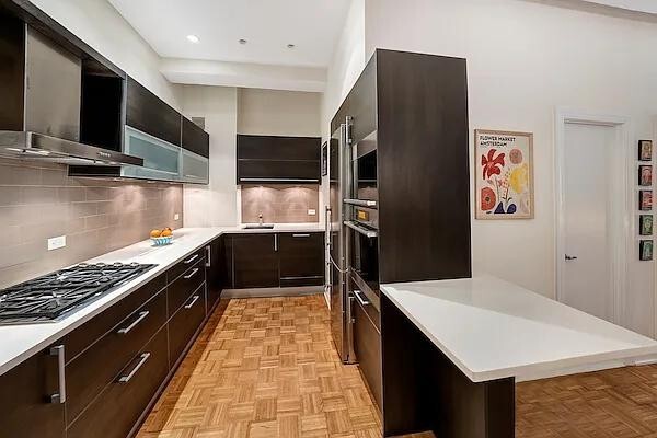 Building Photo - 425 Park Ave S