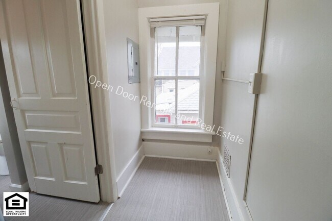 Building Photo - 1101 Lake Ave