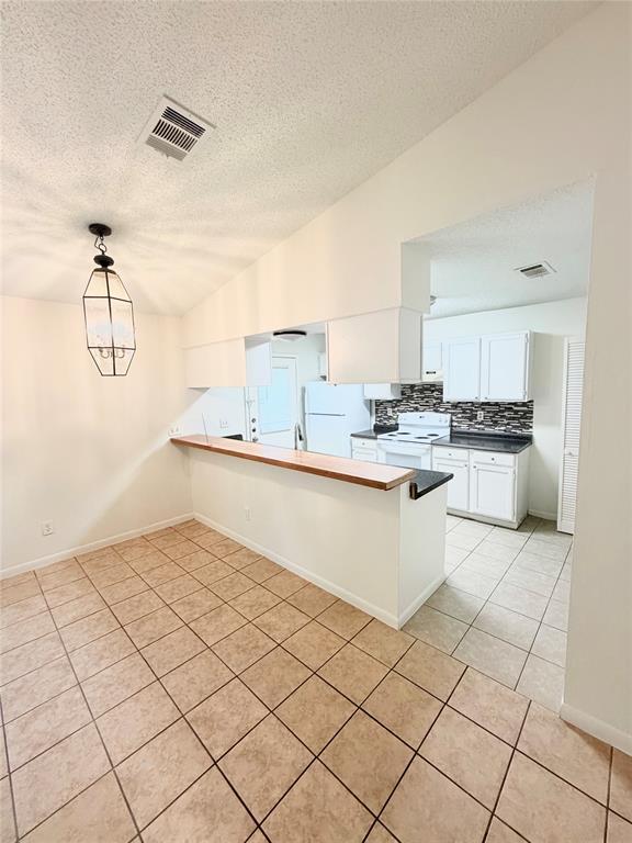 Building Photo - 23393 Nameless Rd