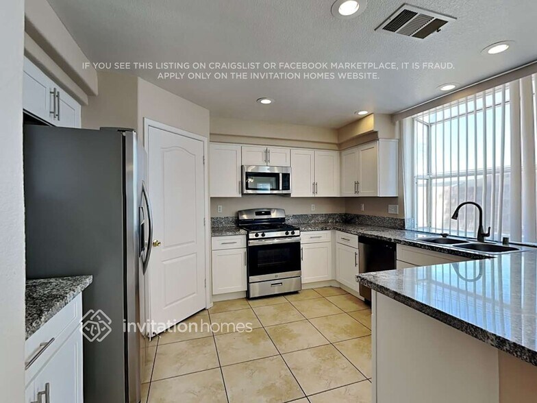 Building Photo - 8537 Danza Del Sol Dr