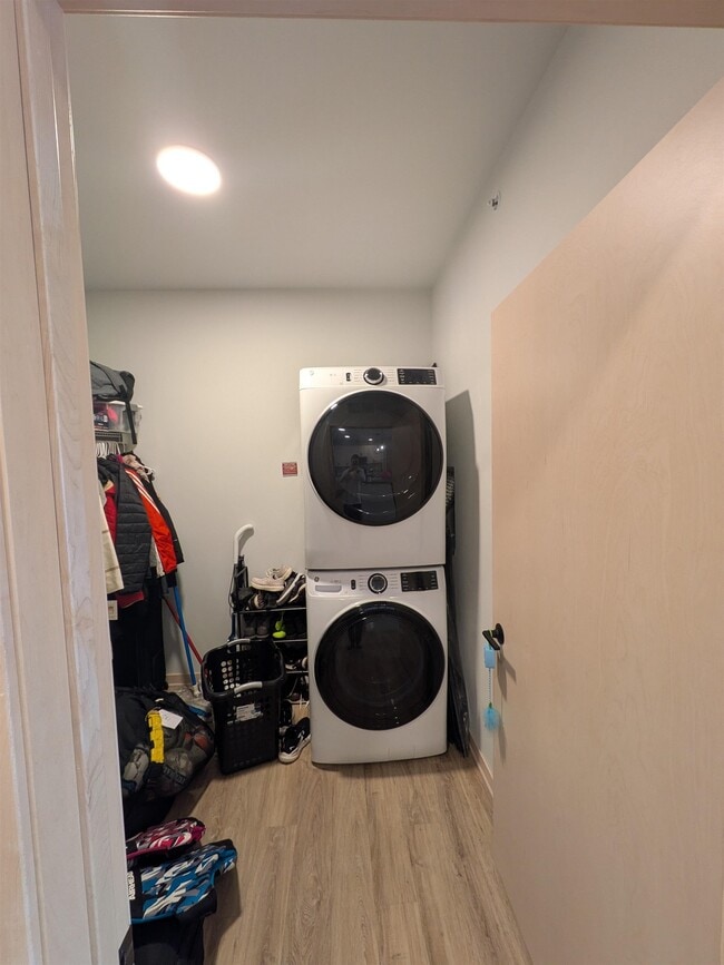 Building Photo - 6408 Bridge Rd