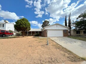 Building Photo - East El Paso 4 bed Refrig A/C