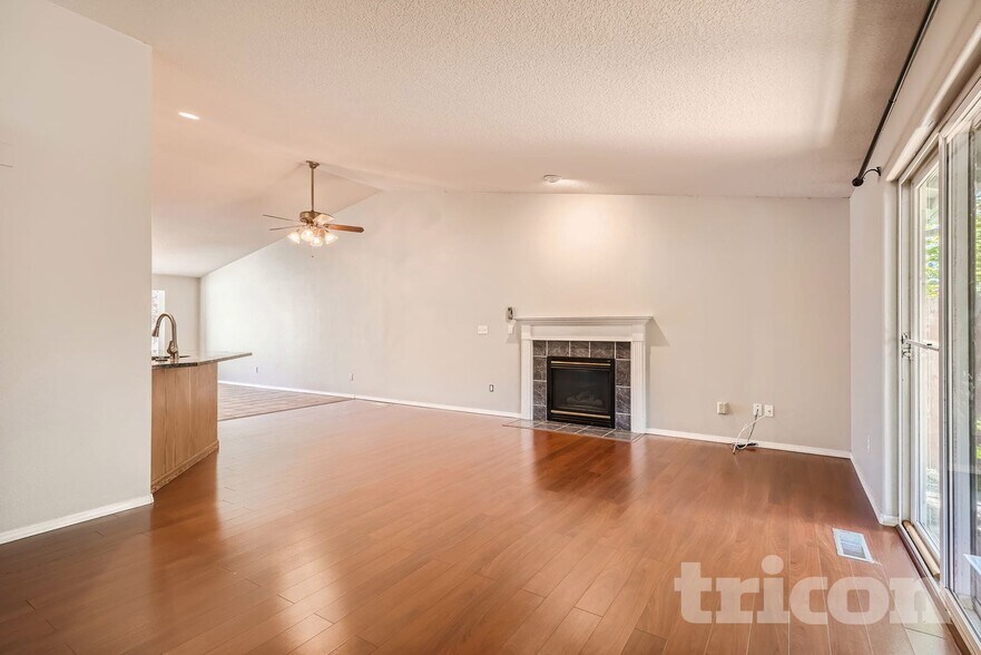 Building Photo - 16312 NE 12th St