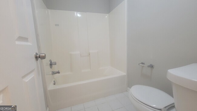 Building Photo - 854 Fayetteville Rd SE