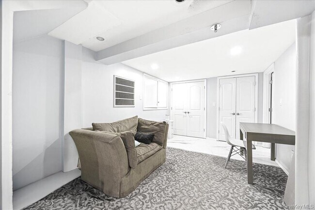 Building Photo - 1127 Fordham Ln