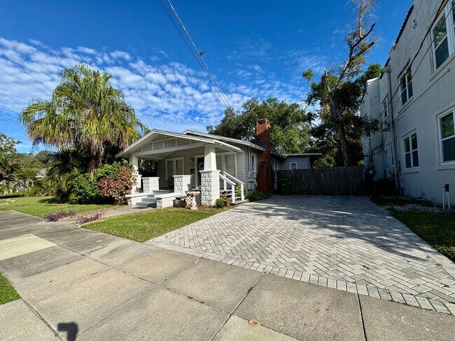 Building Photo - Great 3 Bed 2 Bath Home in Seminole Heights