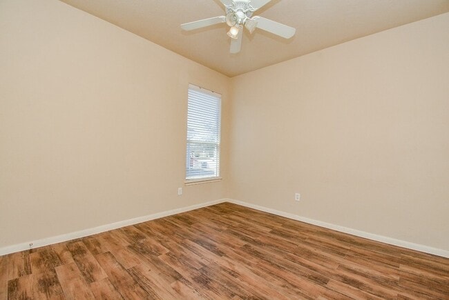 Building Photo - 4310 S Vineyard Mdw Ln