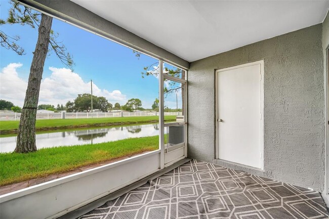 Building Photo - 479 Countryside Key Blvd