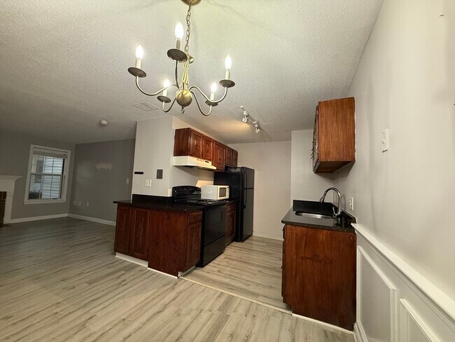 Building Photo - 34 Walden Dr
