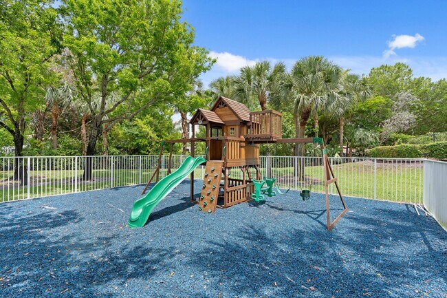 Building Photo - 16147 Sierra Palms Dr