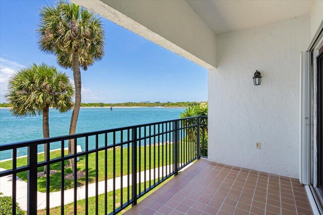 Building Photo - 1630 Seaway Dr
