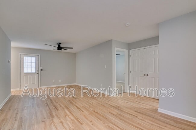 Building Photo - 328 Old Plantation Rd