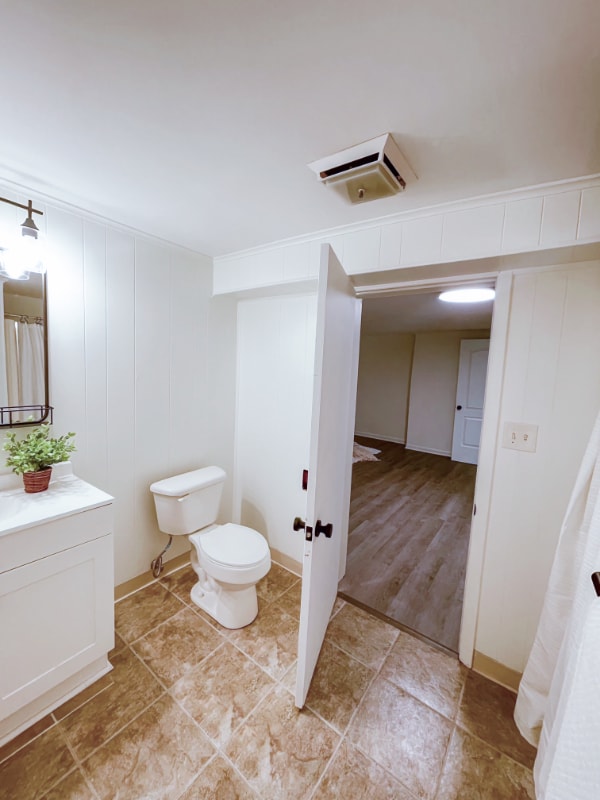 Building Photo - 410 W Maple St