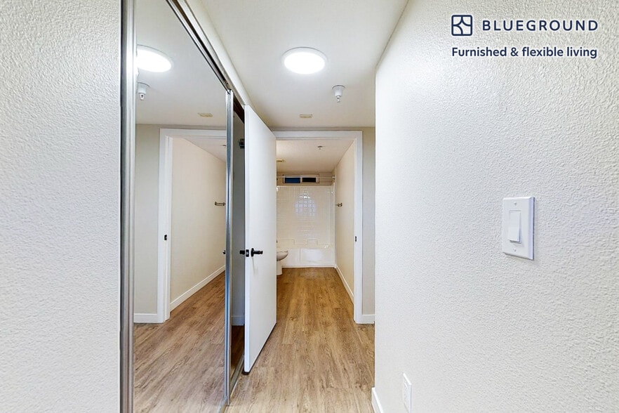 Building Photo - 18425 Malden St