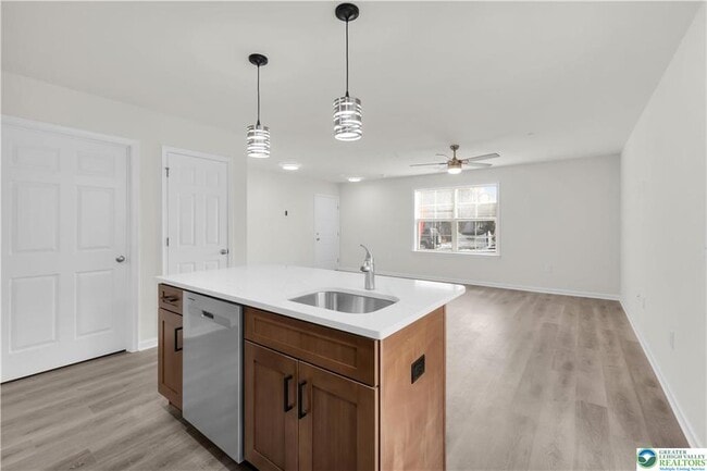 Building Photo - 1513 Maple St