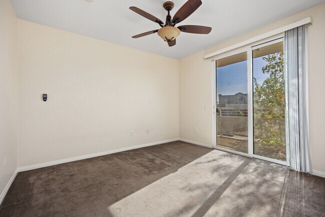 Building Photo - View Condo in Luxury Gated Community