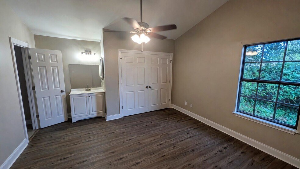 Building Photo - 101 Sagebrush Dr