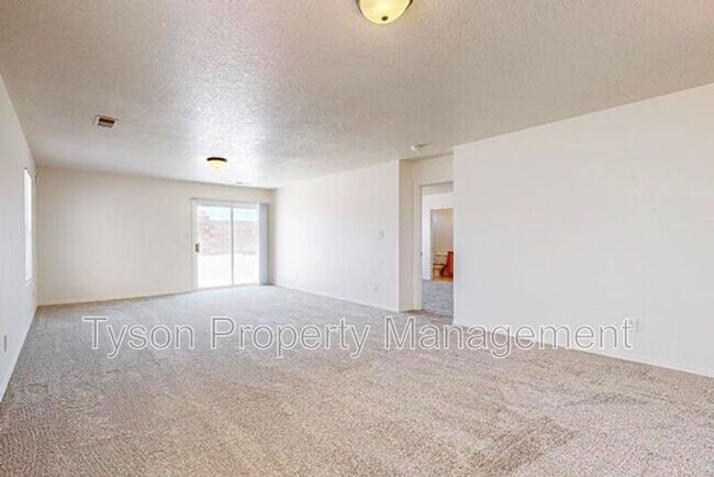 Building Photo - 1817 Sierra Norte Loop NE